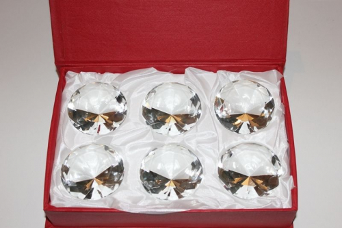 6 Glas-Kristalle Brillantschliffoptik, Ø 6 cm, in Schatulle B Ware